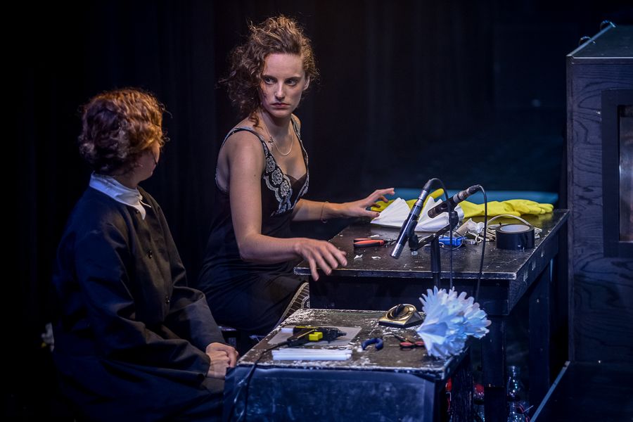 Die Zofen, Theaterhaus Jena – Szenenfoto 5